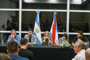 Emprendedores y emprendedoras mantuvieron un encuentro con Peirano y Stratta