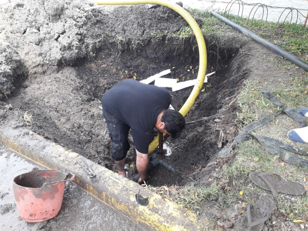 Falta de presión en el servicio de agua, debido a filtración subterránea