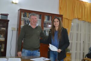 Entrega de 64 becas Municipales a estudiantes mariagrandenses