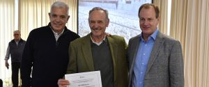 Bordet y el Ministro Domínguez presentaron incentivos para la producción avícola y ganadera