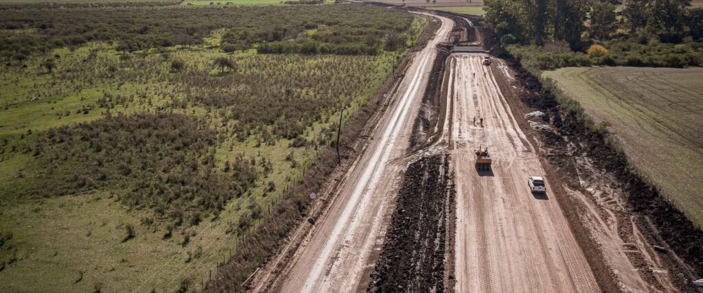 Continúan las tareas para la futura pavimentación de la RPN° 20 en el departamento Villaguay