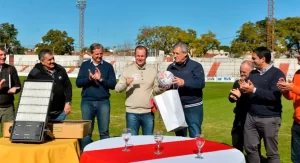 Club Paraná: Mejoran los sistemas lumínicos de estadios de clubes de la provincia