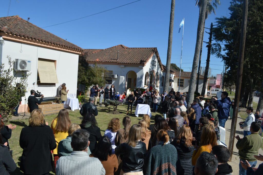 En el día de su aniversario, el Hospital local reconoció a personal y colaboradores.