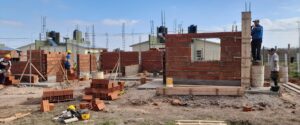 Comenzaron a construirse nuevas viviendas con fondos provinciales para Enrique Carbó y Colonia Ayuí