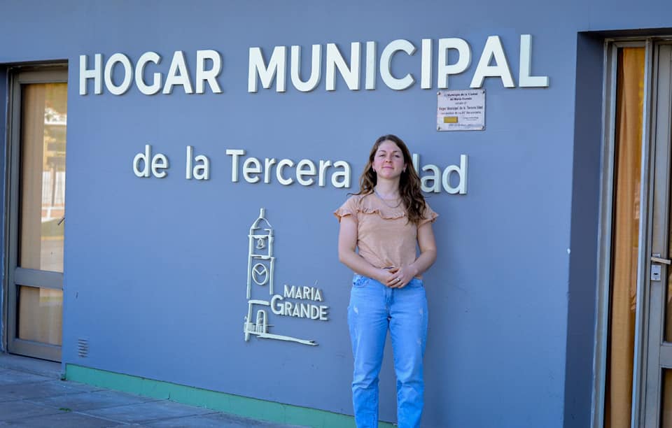 NIMSI SPESSOT ESTÁ AL FRENTE DEL HOGAR MUNICIPAL DE LA TERCERA EDAD