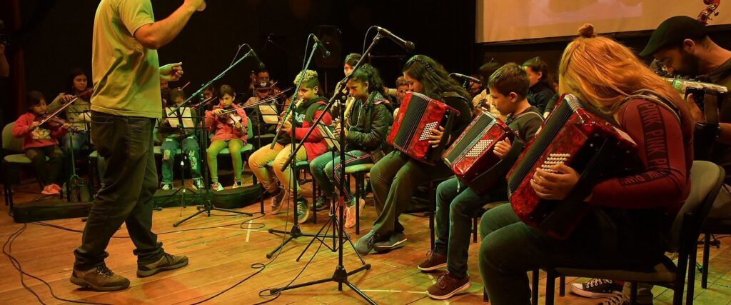 Hubo cerca de 300 participantes en el encuentro provincial de orquestas, ensambles y coros infanto juveniles