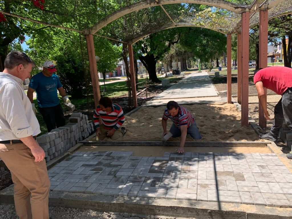 Continuan las obras en el sector central de Avenida Argentina