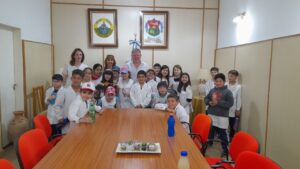 Alumnos y docentes de la Escuela 67 visitaron el municipio