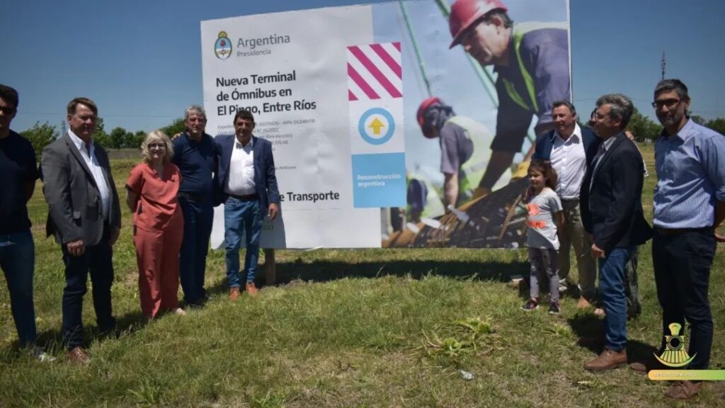 Hoy se realizó la firma para comenzar la Nueva Terminal de Ómnibus en El Pingo