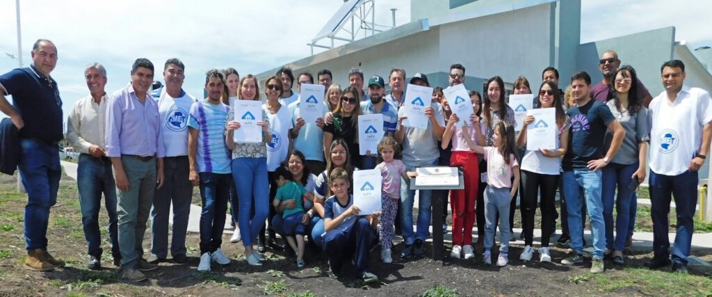 Fueron inauguradas 10 viviendas para docentes técnicos en Viale