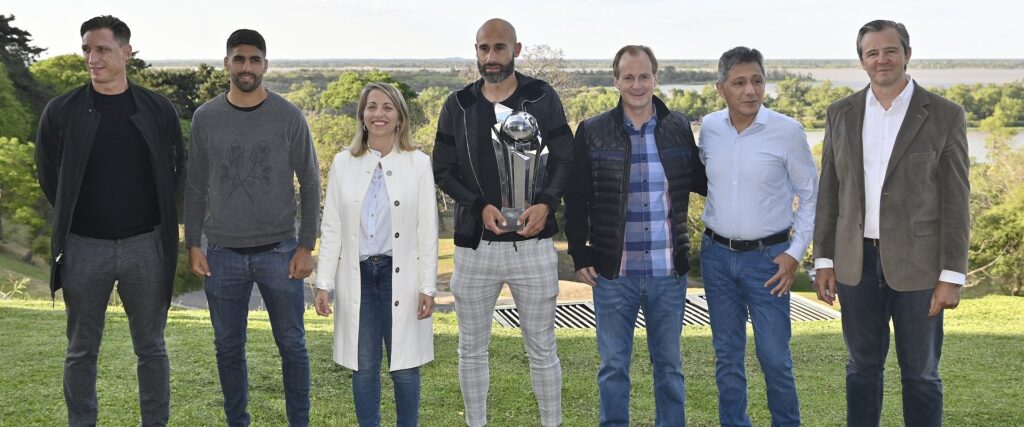 Bordet recibió jugadores y dirigentes de Patronato: “fue un logro bisagra para el deporte entrerriano”, afirmó