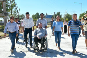 La vicegobernadora inauguró una plaza aeróbica en Piedras Blancas y recorrió las obras en la localidad