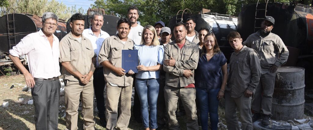 El gobierno impulsa el trabajo de la Cooperativa La Integral con la entrega de recursos provinciales