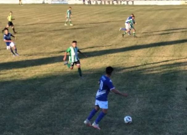 Viale FBC no tuvo un buen debut en el Torneo de la FEF y perdió ante 1º de Mayo