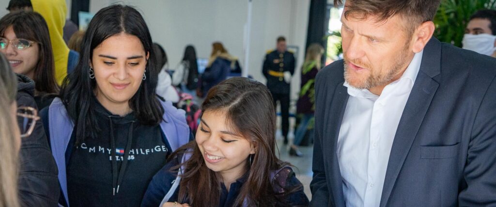 Desde el lunes los estudiantes de nivel secundario podrán gestionar las becas del Becario