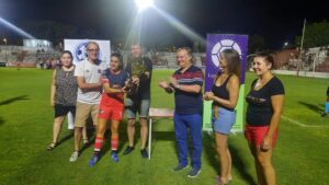 Otra vez Luisina Grinovero levanto una Copa de campeona en el fútbol femenino