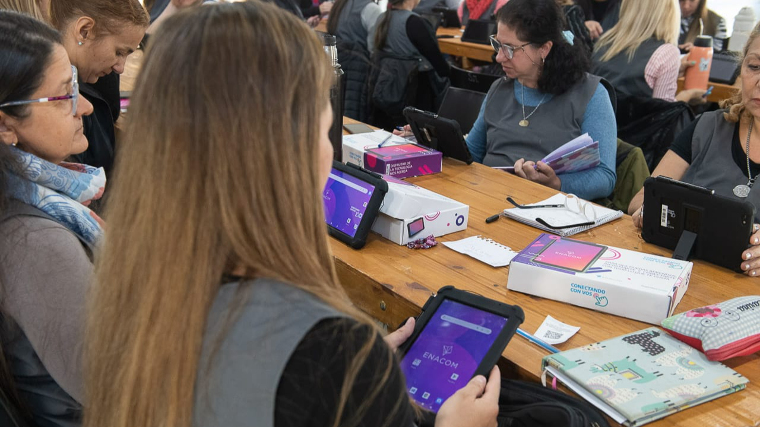 PARANÁ – Capacitan en Tecnologías de la Información y Comunicación a personal de Espacios de Primera Infancia