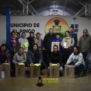 El Pingo: Entrega de ropa y equipamiento de seguridad para las trabajadoras del municipio