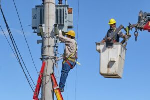 Mejoras en instalaciones eléctricas en San Justo, Dpto. Uruguay