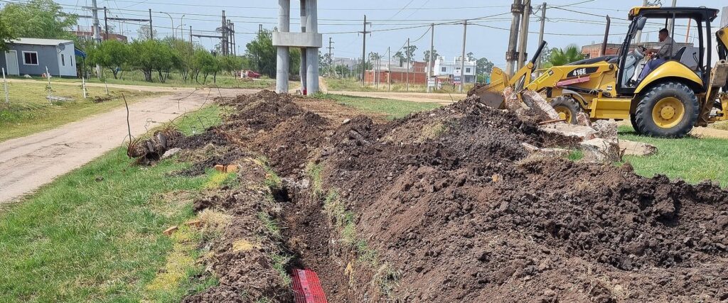 Continúa la obra de ampliación de la distribución eléctrica de la zona este de San José