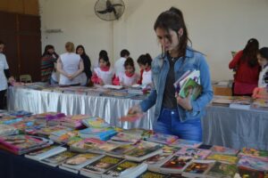 Este martes y miercoles, Feria del Libro Popular en el SUM de la Escuela «Mendoza»