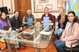 Martín Piaggio firmó un nuevo convenio con UADER para monitoreo del Río Gualeguaychú
