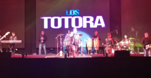 “Los Totora”, el numero artístico central en la Fiesta de Disfraces