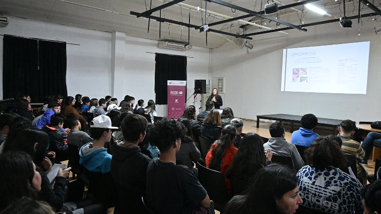 Más de 400 estudiantes participaron de una jornada de sensibilización ambiental en Paraná