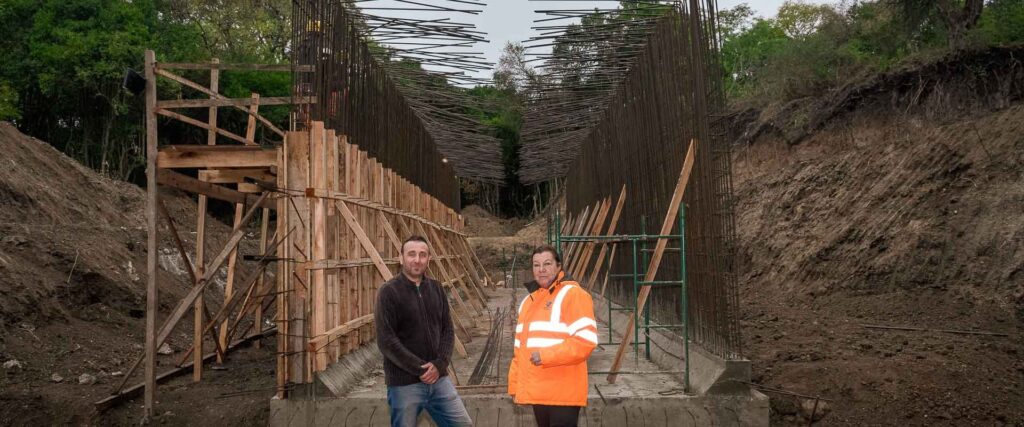 Avanza la obra de pavimentación del acceso para tránsito pesado a Pueblo Brugo