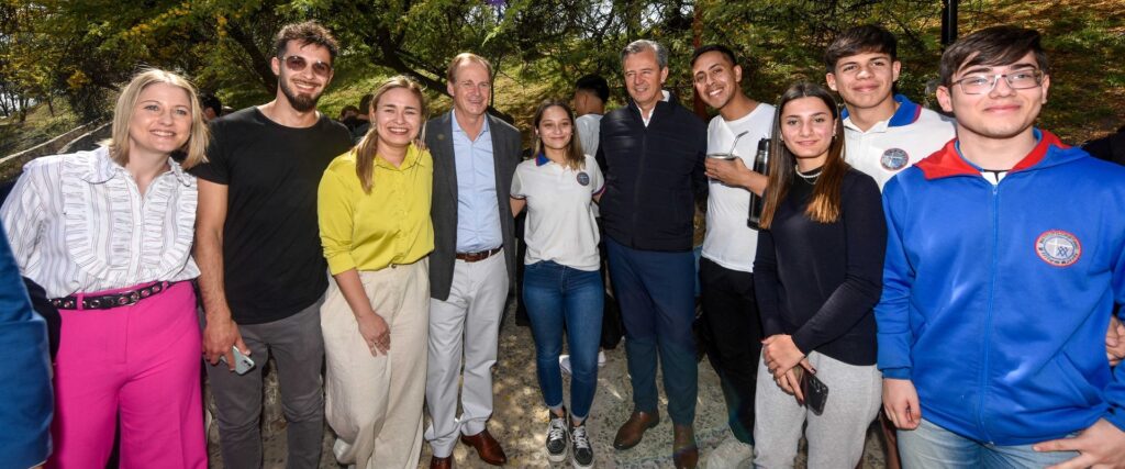 Ante jóvenes entrerrianos, Bordet y Bahl llamaron a defender la democracia y la educación pública