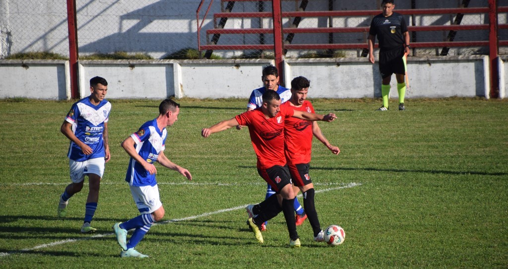 Atlético María Grande volvió a ganar y paso a semifinales