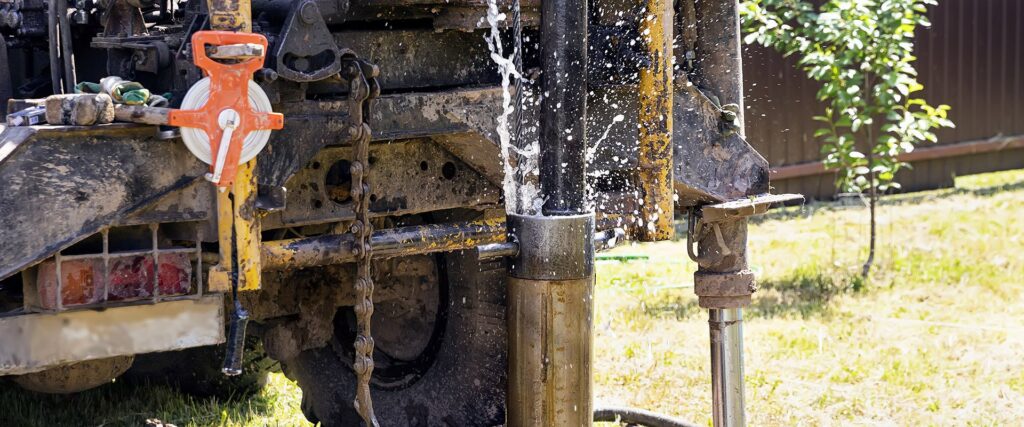 Comenzó la construcción de un nuevo pozo semisurgente para agua potable en Crucecita Séptima