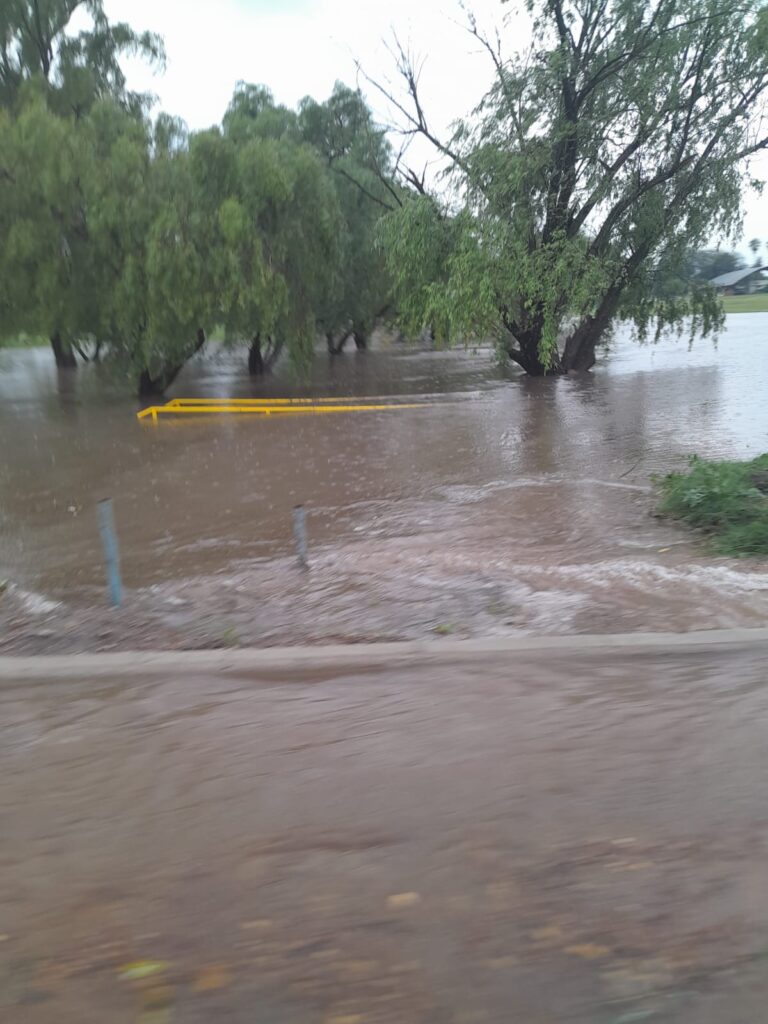 La lluvia de mas de 90 mm en menos de una hora inundó diversos lugares de la ciudad