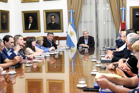 Gremios estatales, Agmer y otros gremios docentes se reunieron con el Gobernador Frigerio