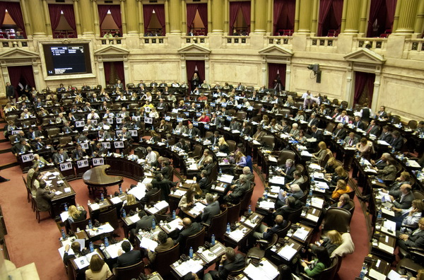 Diputados Nacionales entrerrianos de UxP rechazan el mega Decreto presidencial