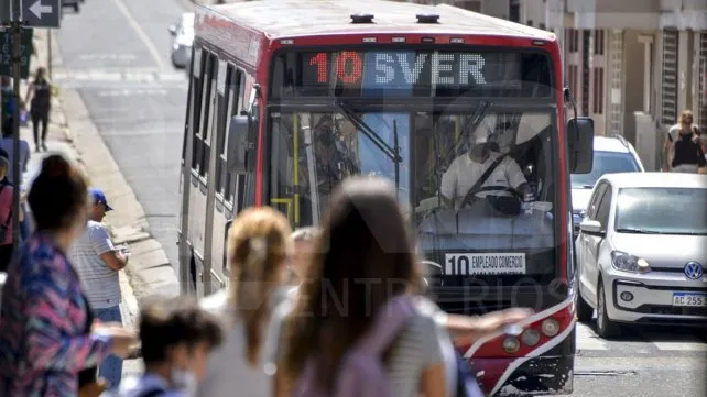 La Provincia reclamo ante la Nación soluciones por el transporte publico de pasajeros.