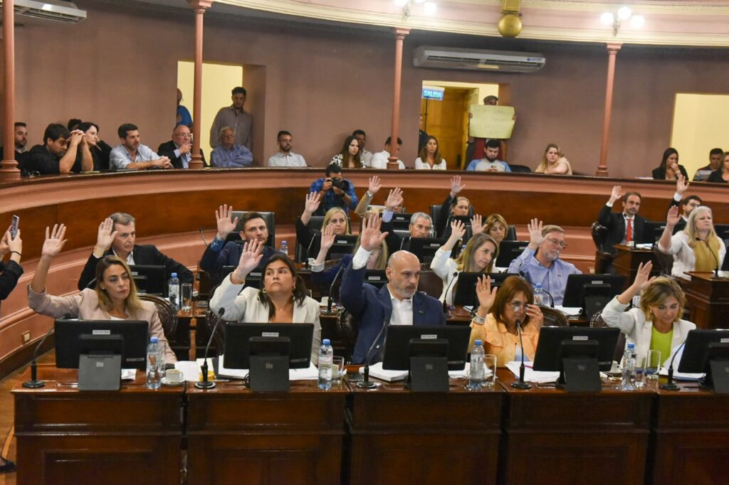 El bloque de diputadas y diputados justicialistas resguardan a las pequeñas empresas,  cooperativas y consumidores locales ante las medidas del gobierno nacional