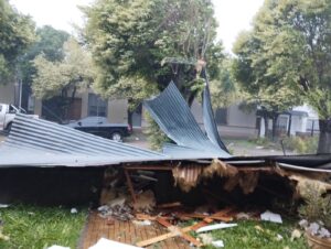 Seguí: La tormenta causó daños y caída de postes en distintas localidades de Paraná Campaña