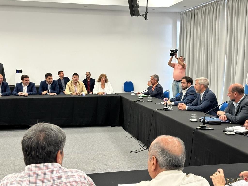 Frigerio recibió a la Liga de Intendentes Justicialistas