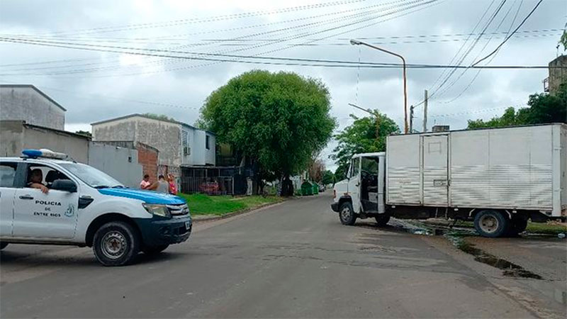 Robaron camión repartidor con mercadería en supermercado de Paraná