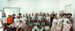 Con una delegación de artistas se presentaron oficialmente las fiestas populares de San José de Feliciano