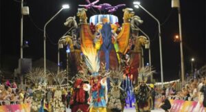 La comparsa Papelitos es la nueva campeona del Carnaval del País