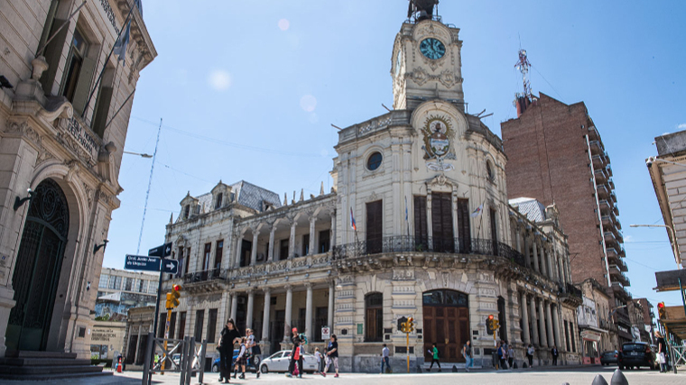 La Municipalidad de Paraná acordó con los gremios el pago de un bono de 20 mil pesos