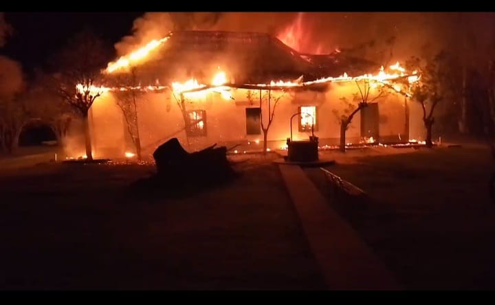 Familia de Maria Grande segundo sufrio incendio de su casa y lo perdio todo