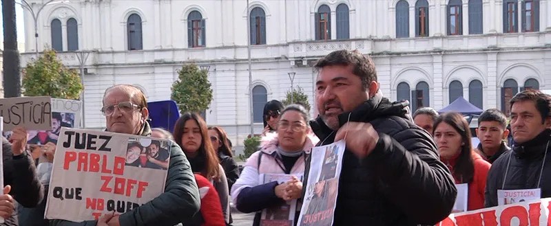 Vecinos de Tabossi marcharon frente a Tribunales para exigir justicia por los 3 jóvenes fallecidos en Ruta 12