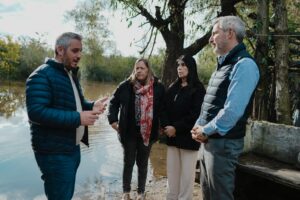 Frigerio junto al intendente Walser recorrieron zonas afectadas en Colón