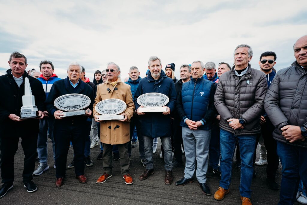 El gobernador concurrió al TC en Concepción del Uruguay en el 10º aniversario de su autódromo