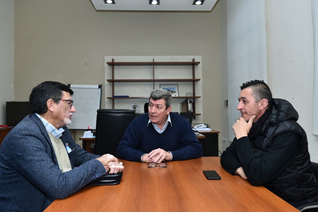 Trabajan en la construcción de 10 viviendas para trabajadores municipales de General Ramírez