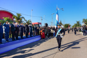 Cadetes y aspirantes de las fuerzas de seguridad juraron a la Bandera