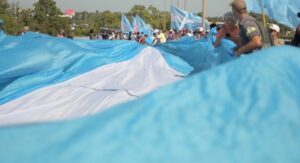 Paraná: Malvinas despliegue y recorrido con la Bandera Argentina
